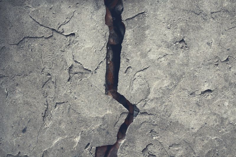 Concrete Fissure Repair